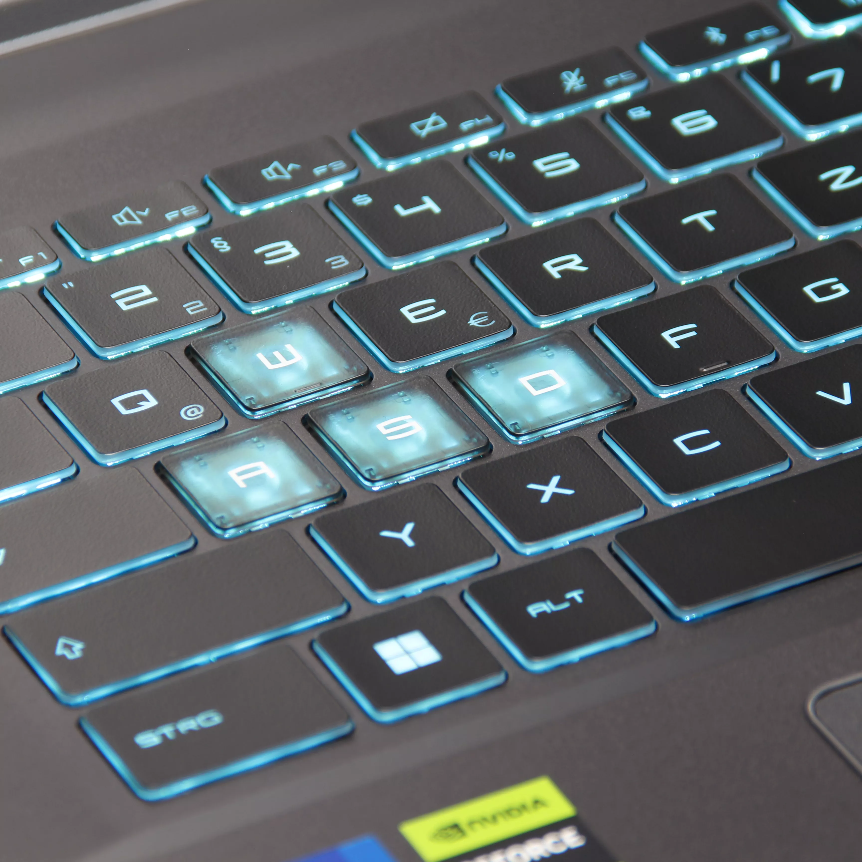 MSI Thin 15 Gaming | 16GB RAM | 512GB NVMe SSD | Intel Core i7-13620H | 15.6" Full HD LED Display | Nvidia GeForce RTX 4060 8GB | Windows 11 Pro | WLAN & Bluetooth | MS Office 2024