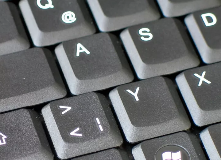 ASUS Vivobook X1505V | 16GB RAM | 1TB NVMe SSD | ASUS Vivobook X1505VA-MA921 | Intel Core i9-13900H | 15.6" OLED Display | Windows 11 Pro | WLAN & Bluetooth | MS Office 2024